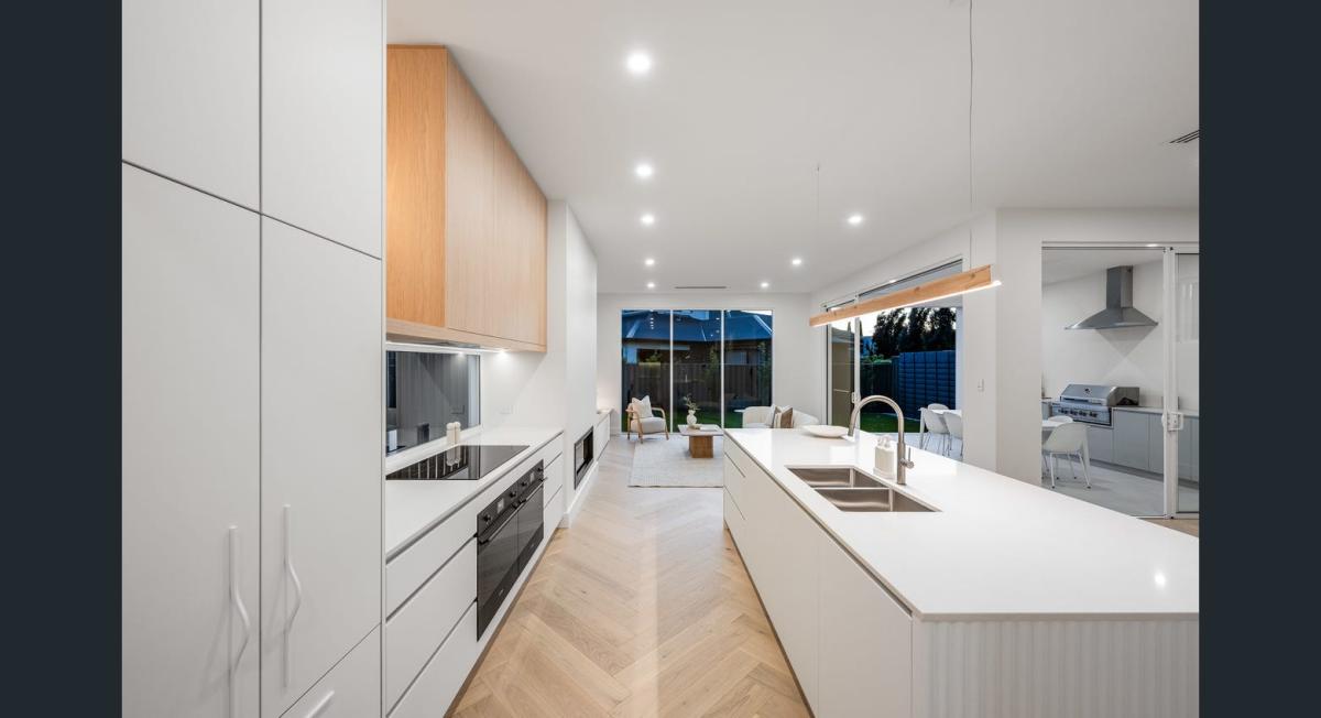 Sharpie Crescent - View 8