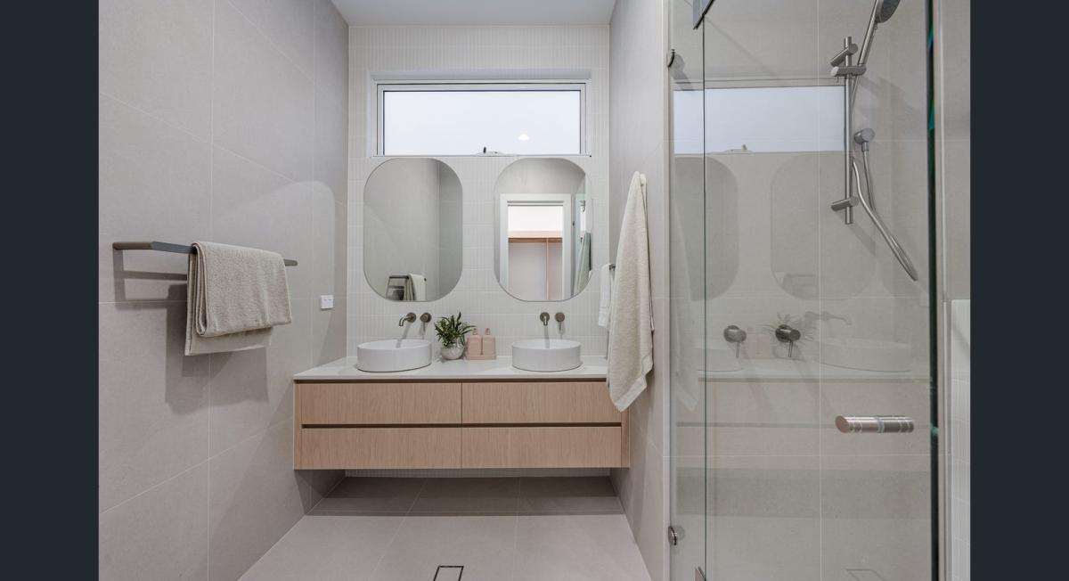 Sharpie Crescent - View 2