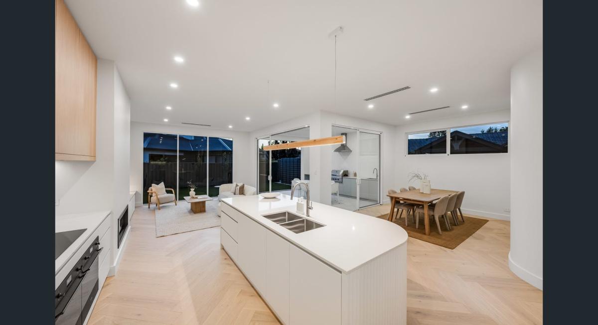 Sharpie Crescent - View 11