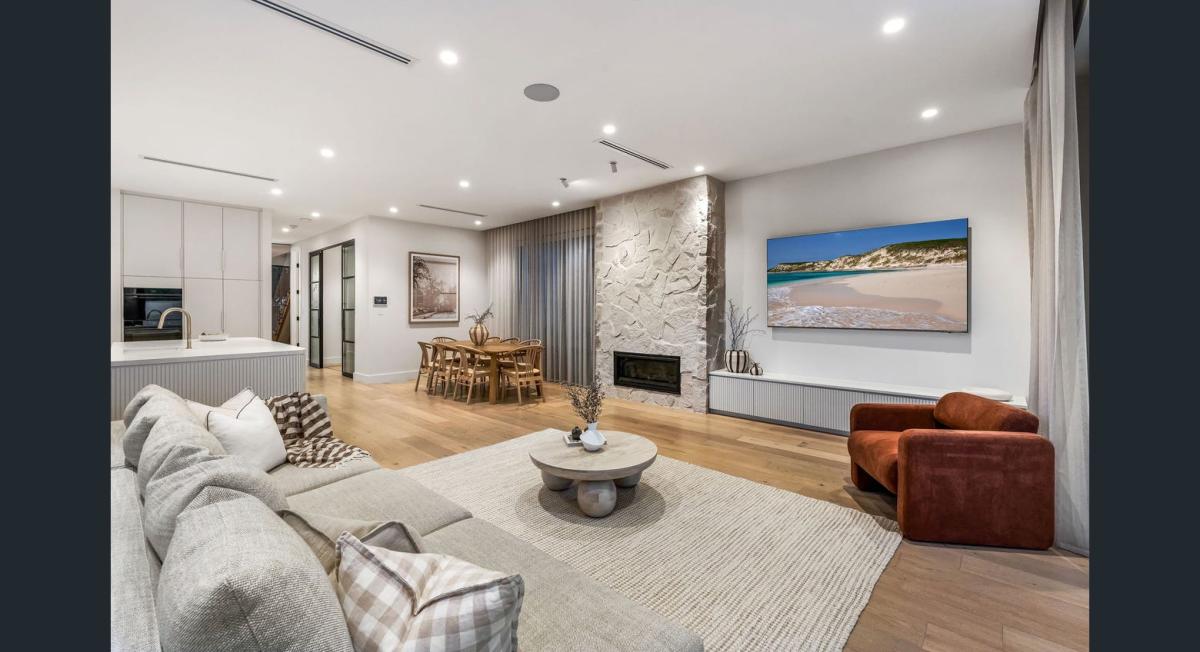 Henley Beach - View 11