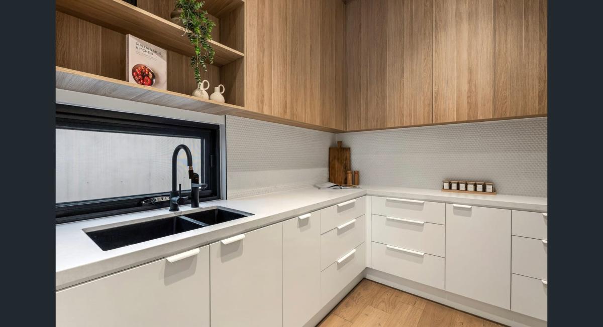 Henley Beach - View 6