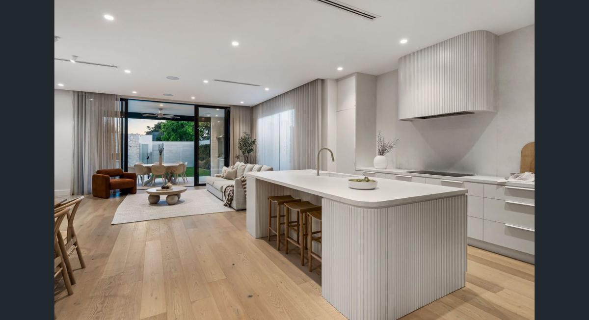 Henley Beach - View 4